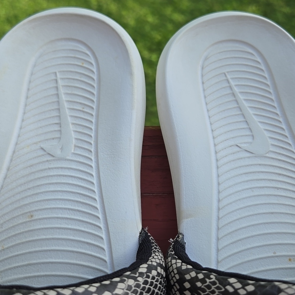 Nike Kids Slide Sandals - Black and White Snake Reptile Print - Picture 2 of 5